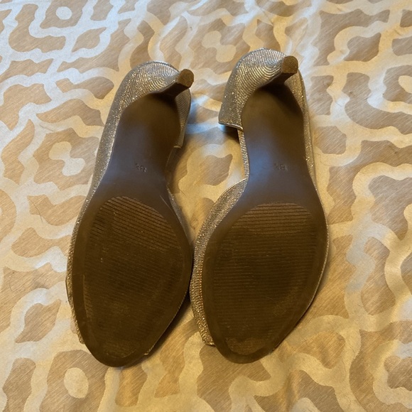 Kelly and Katie silver heels 8.5 - Picture 5 of 6